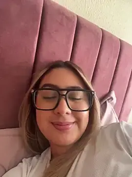 Stripchat Free Live Porn of Miabonnett_