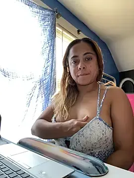 Stripchat Nude Webcam of Jinxy_merlou