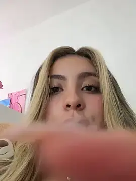 Stripchat Adult Webcam of Cloee_Rainbow1