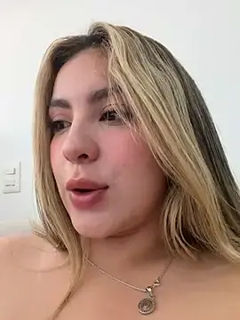 Stripchat Best Webcam of Cloee_Rainbow1