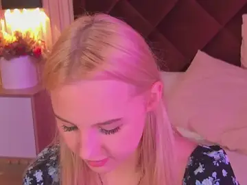 Stripchat Sex Cam of Sky_Cutie