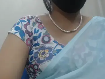 Stripchat Live Sex Cam of Lovely_Siri_23