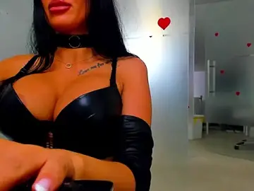 Stripchat Best live sex cam show of Queenrafaella