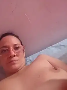 Stripchat Live Sex of nicolle_milf1978