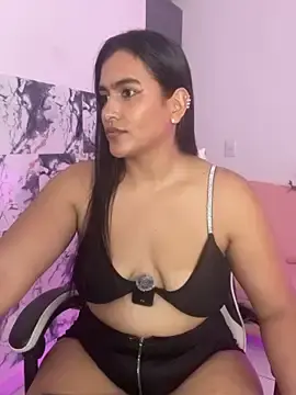 Stripchat Sex Cam of isabella_aristi03