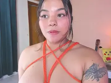 Stripchat Adult Webcam of naomy_ruiz_