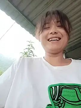 Stripchat Sex Cam of Linda-yiyi