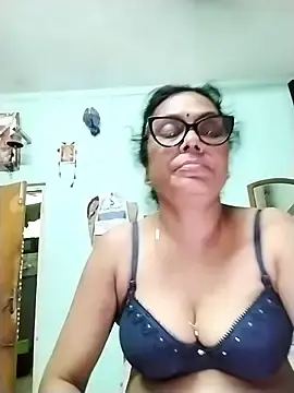 Stripchat Best Webcam of chatterjeesayani567