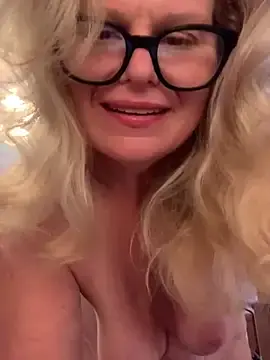Stripchat Best Webcam of Love_Lee_xo