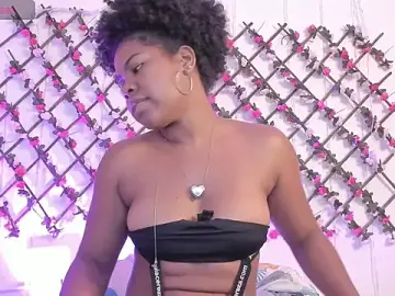 Stripchat Live Sex Cam of naughty_ebonyy