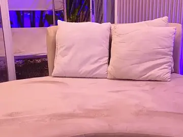 Stripchat Live Sex of rouxinferno_cr