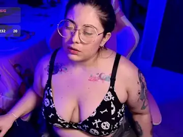 Stripchat Live Sex Cam of Azamy-12
