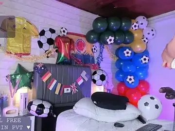 Stripchat Live Sex Cam of Lizzie-Evans