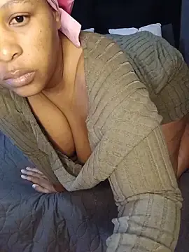Stripchat Free Live Porn of CURVEYDOLLXX
