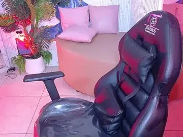 Stripchat Live Sex Cam of AYLE_TAY