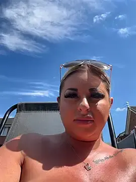 Stripchat Watch Live Sex Cams of GemaJBusty