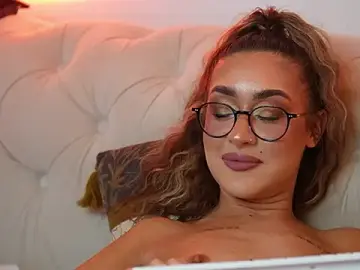 Stripchat Live Porn of AileenKiss