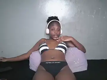 Stripchat Free Live Porn of Sexy_mamii