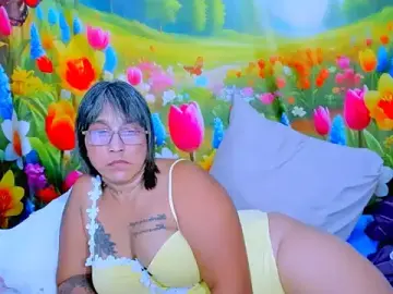 Stripchat Free Porn Cam of indianroxy