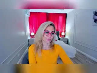 Xlovecam Live Sex of CrystalSky