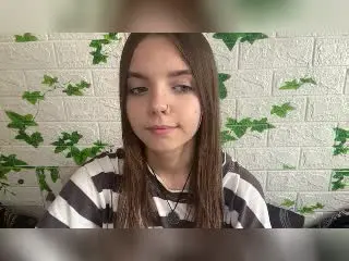 Xlovecam Free Porn Cam of BrigetteLaurie