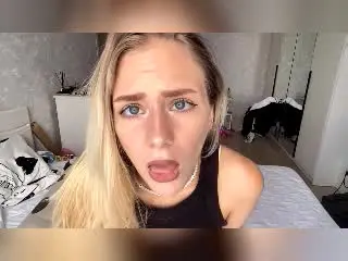 Xlovecam Live Sex Cam of CandiceLothringer