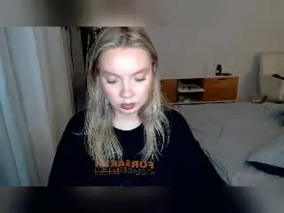 Xlovecam Live Sex Cam of PolinaJonesss