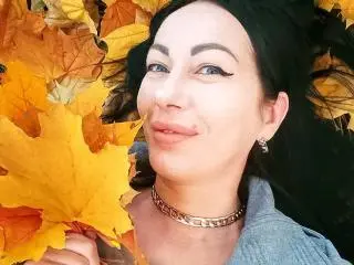 Xlovecam Free Live Porn of MirandaHott69
