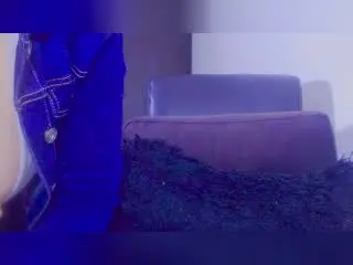 Xlovecam Free Porn Cam of MissGilliSquirty