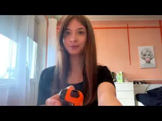 Xlovecam Live Sex Cam of JanyceCastlen