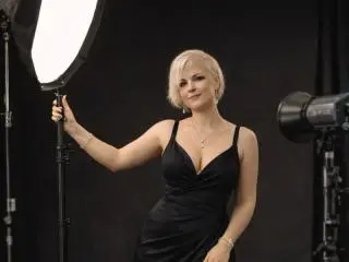 Xlovecam Adult Video Chat of CrystalVibe