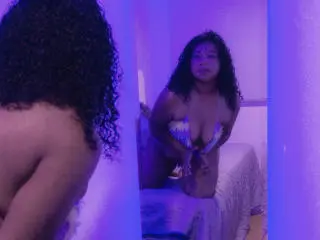 Xlovecam Free Porn Cam of XairaRuiz