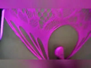 Xlovecam Live Sex of CarolinaPetra