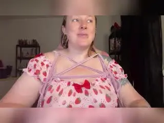 Xlovecam Live Sex Cam of GoddessKisica