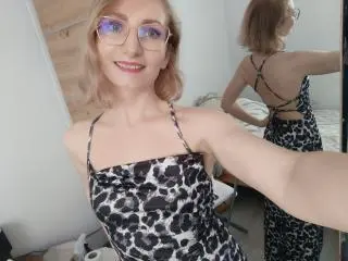 Xlovecam Live Porn of CinamonMoon